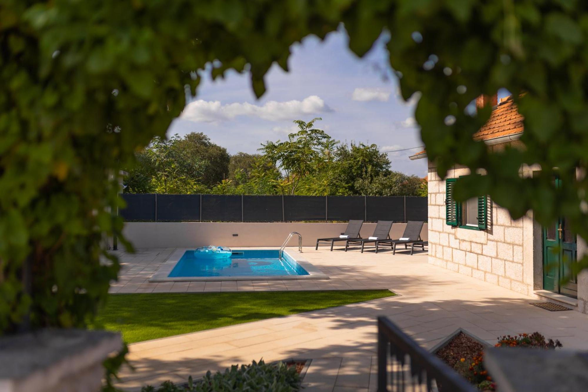 Experience Village Life - Jokini Dvori With Private Pool Pakovo Selo Luaran gambar