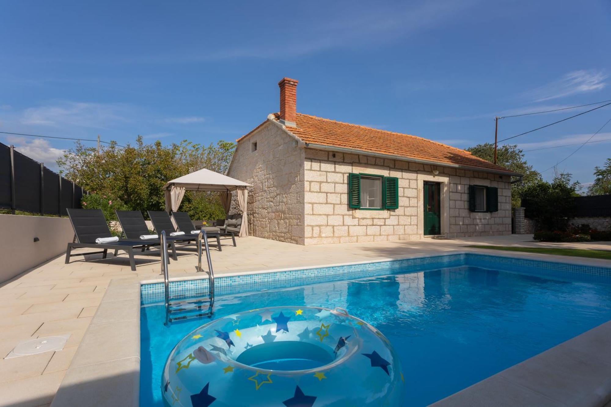 Experience Village Life - Jokini Dvori With Private Pool Pakovo Selo Luaran gambar